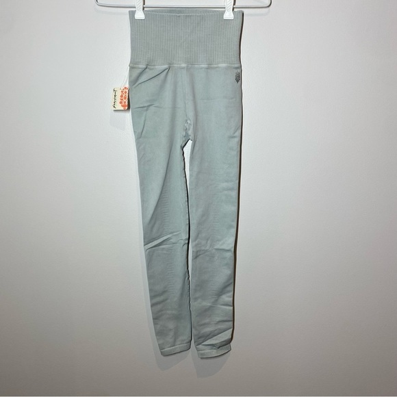 NWT Free People Movement Good Karma Leggings in Sea Glass size XS/S - Picture 5 of 10